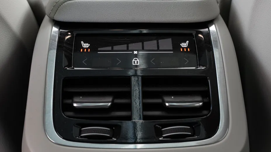 VOLVO XC60 XC60 B5 B AWD Ultimate Dark aut