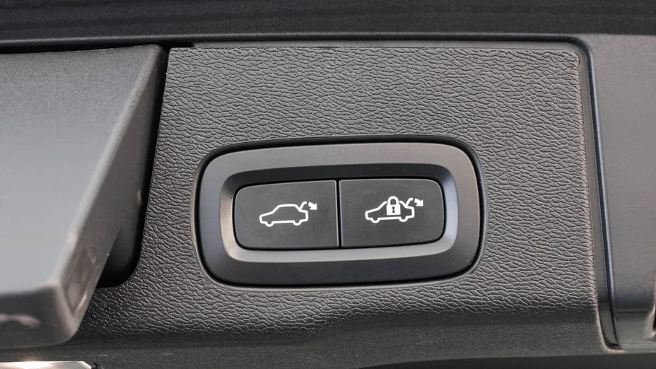 VOLVO XC60 XC60 B5 B AWD Ultimate Dark aut