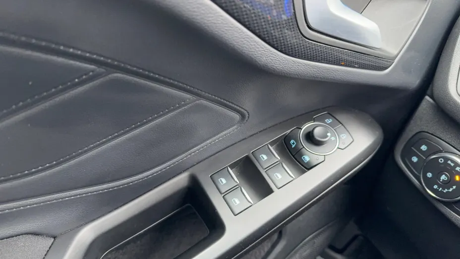 FORD Focus Focus 1.0 EcoBoost mHEV ST-Line X aut