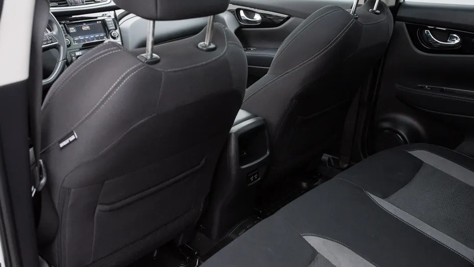 NISSAN Qashqai Qashqai 1.3 DIG-T N-Connecta DCT