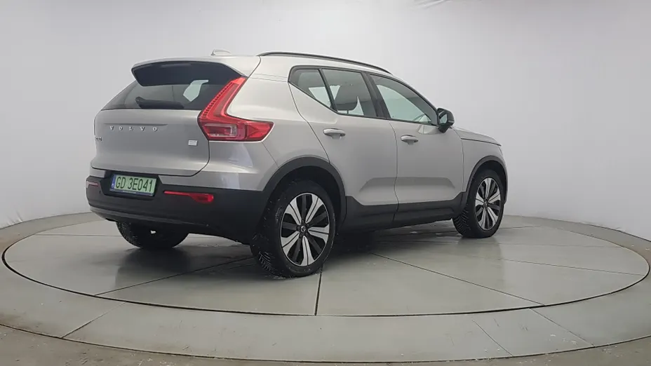 VOLVO XC40 XC40 73kWh P6 Recharge Plus aut