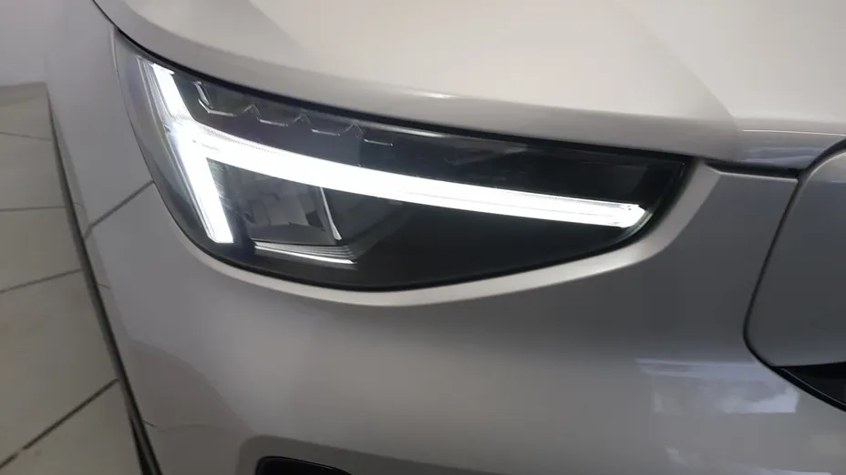 VOLVO XC40 XC40 73kWh P6 Recharge Plus aut