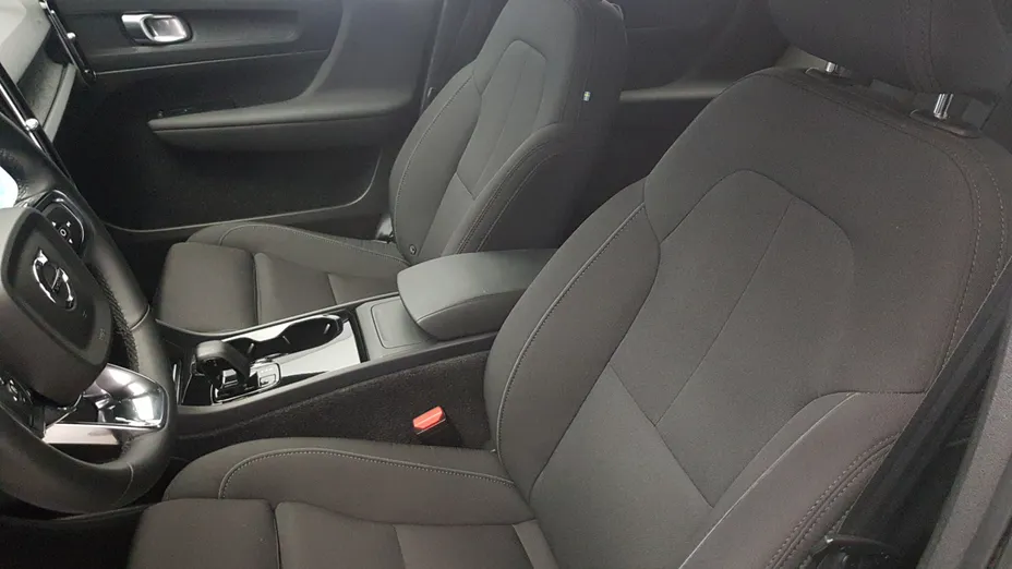 VOLVO XC40 XC40 73kWh P6 Recharge Plus aut