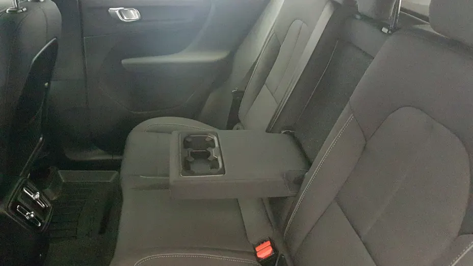 VOLVO XC40 XC40 73kWh P6 Recharge Plus aut