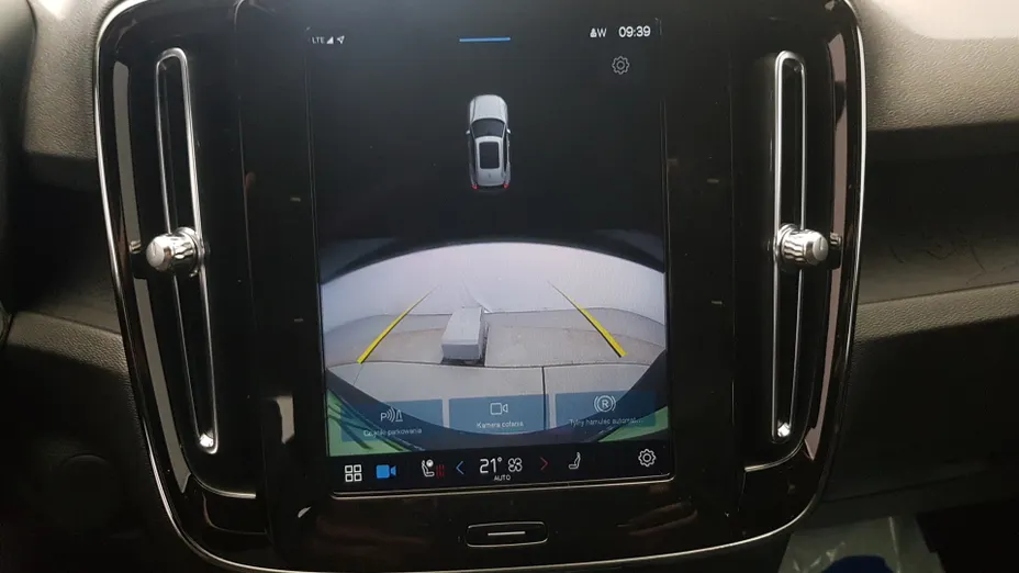 VOLVO XC40 XC40 73kWh P6 Recharge Plus aut