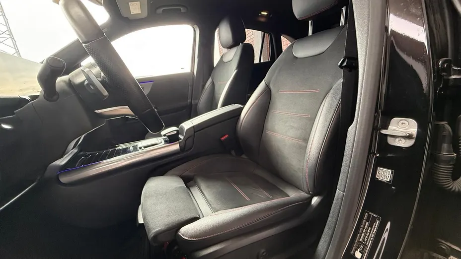 MERCEDES-BENZ EQA EQA 350 66.5kWh 4-Matic AMG Line