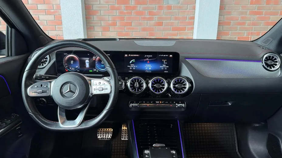 MERCEDES-BENZ EQA EQA 350 66.5kWh 4-Matic AMG Line