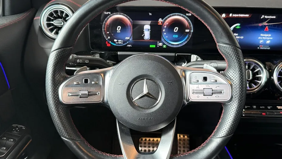 MERCEDES-BENZ EQA EQA 350 66.5kWh 4-Matic AMG Line