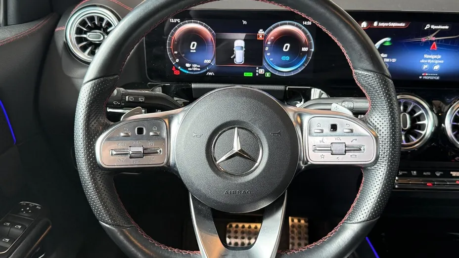 MERCEDES-BENZ EQA EQA 350 66.5kWh 4-Matic AMG Line