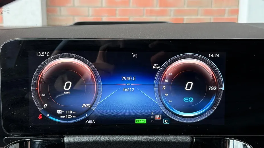 MERCEDES-BENZ EQA EQA 350 66.5kWh 4-Matic AMG Line