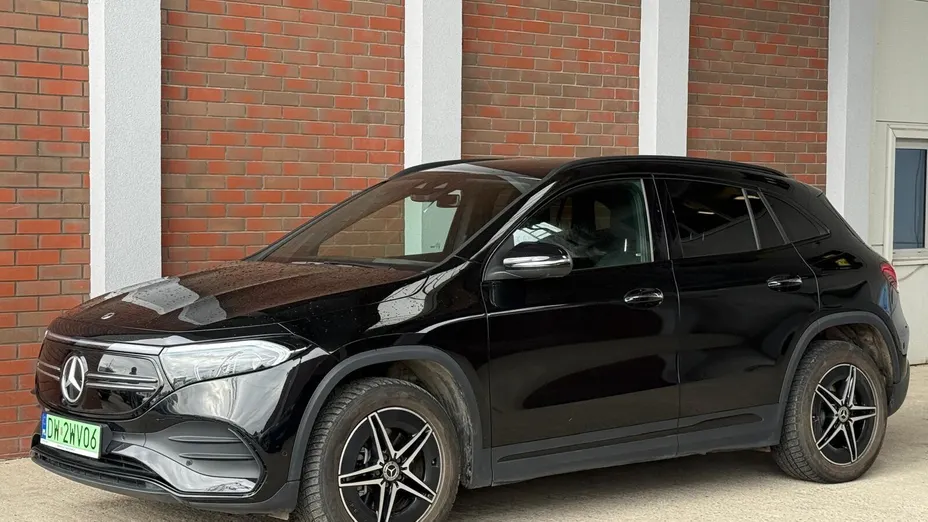 MERCEDES-BENZ EQA EQA 350 66.5kWh 4-Matic AMG Line