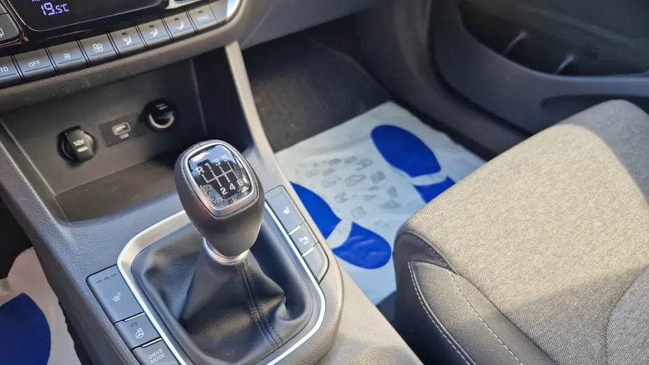HYUNDAI i30 i30 1.5 T-GDI 48V Smart