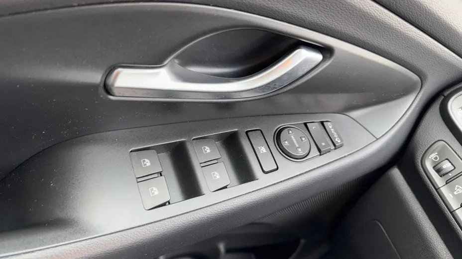 HYUNDAI i30 i30 1.5 T-GDI 48V Smart