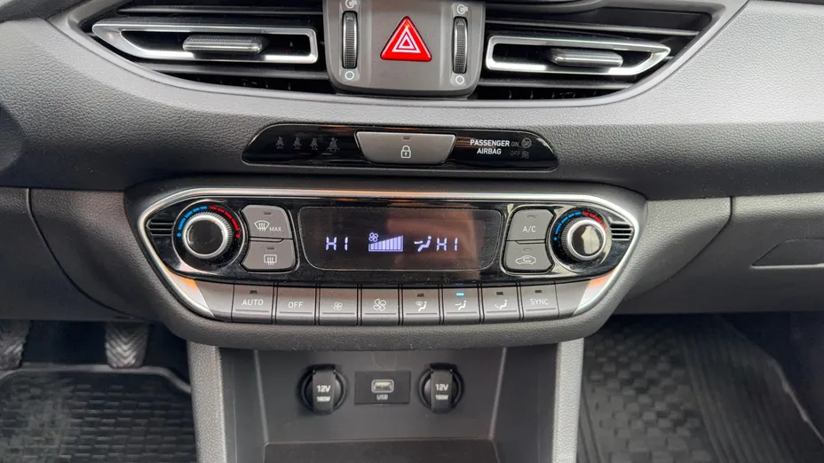 HYUNDAI i30 i30 1.5 T-GDI 48V Smart