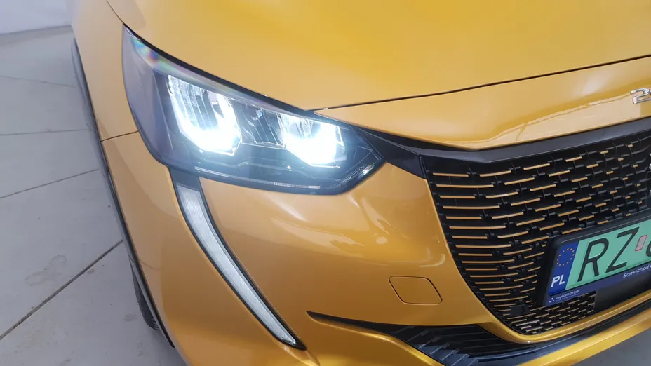 PEUGEOT 208 e-208 Allure