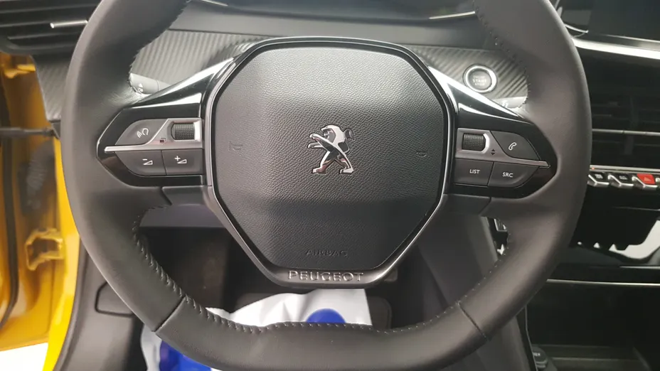 PEUGEOT 208 e-208 Allure