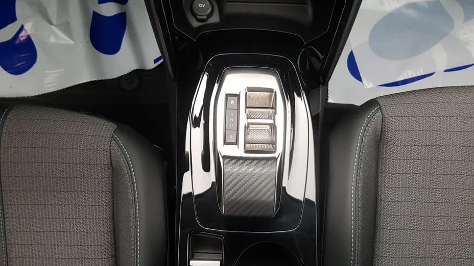 PEUGEOT 208 e-208 Allure