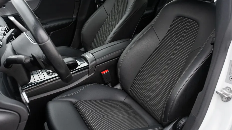 MERCEDES-BENZ CLA CLA 180 Progressive 7G-DCT