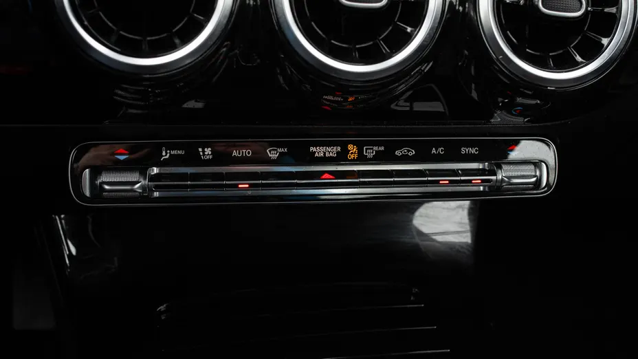 MERCEDES-BENZ CLA CLA 180 Progressive 7G-DCT