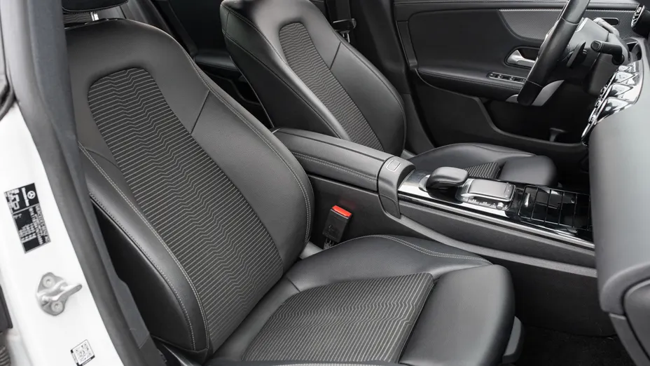 MERCEDES-BENZ CLA CLA 180 Progressive 7G-DCT