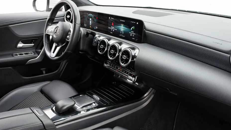 MERCEDES-BENZ CLA CLA 180 Progressive 7G-DCT