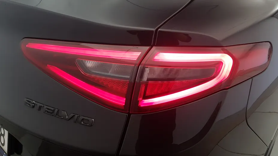 ALFA ROMEO Stelvio Stelvio 2.0 Turbo Veloce Q4 aut