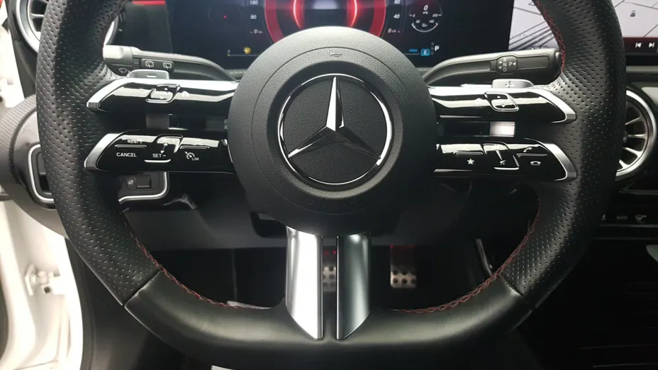 MERCEDES-BENZ A Klasa A 200 AMG Line 7G-DCT