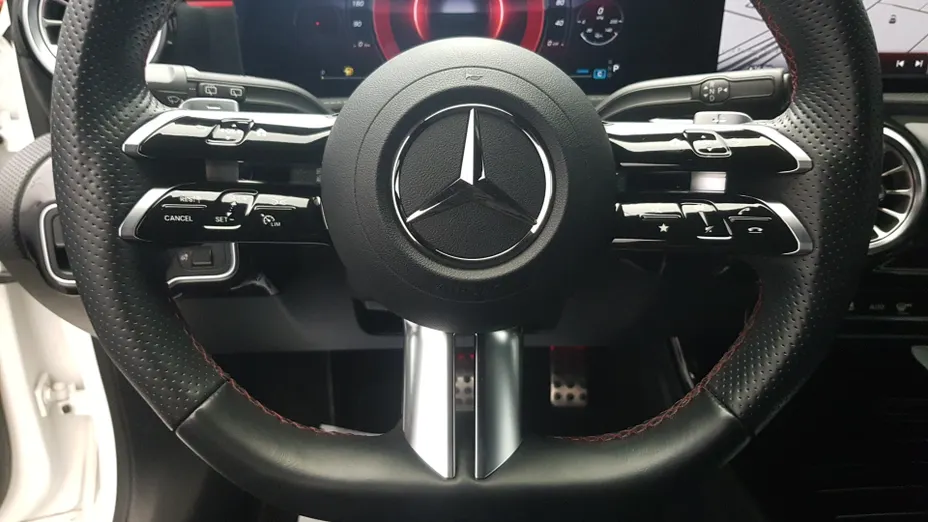 MERCEDES-BENZ A Klasa A 200 AMG Line 7G-DCT