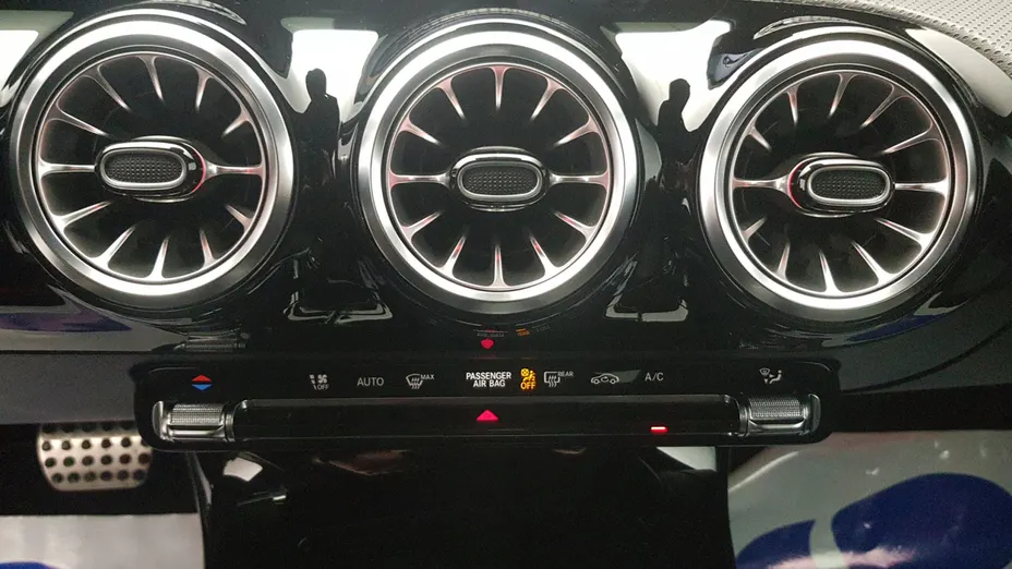 MERCEDES-BENZ A Klasa A 200 AMG Line 7G-DCT