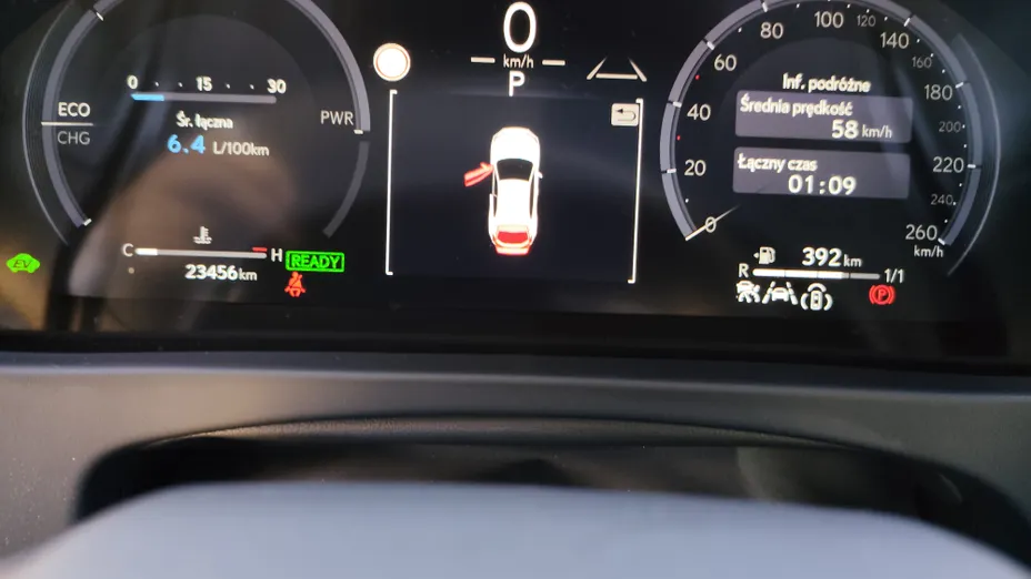 LEXUS UX -