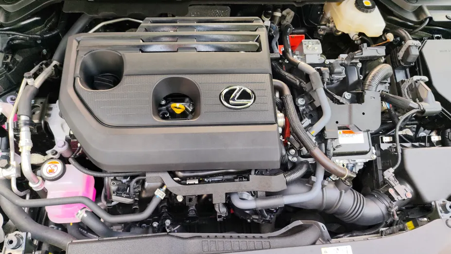 LEXUS UX -