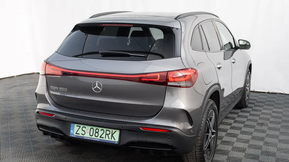 MERCEDES-BENZ EQA EQA 250 66.5kWh AMG Line