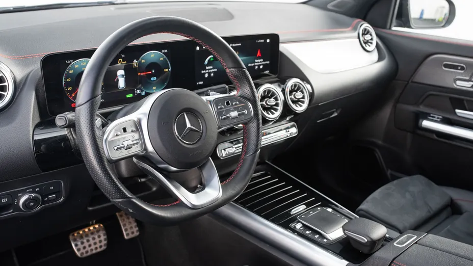 MERCEDES-BENZ EQA EQA 250 66.5kWh AMG Line