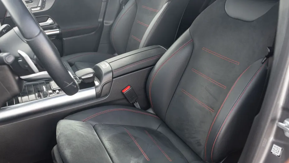 MERCEDES-BENZ EQA EQA 250 66.5kWh AMG Line