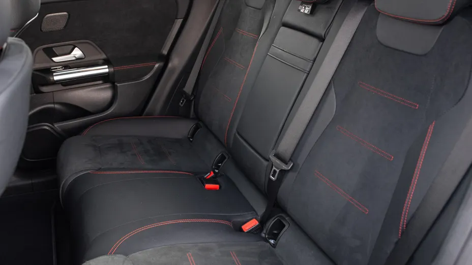 MERCEDES-BENZ EQA EQA 250 66.5kWh AMG Line