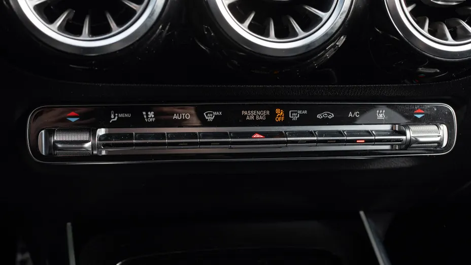 MERCEDES-BENZ EQA EQA 250 66.5kWh AMG Line