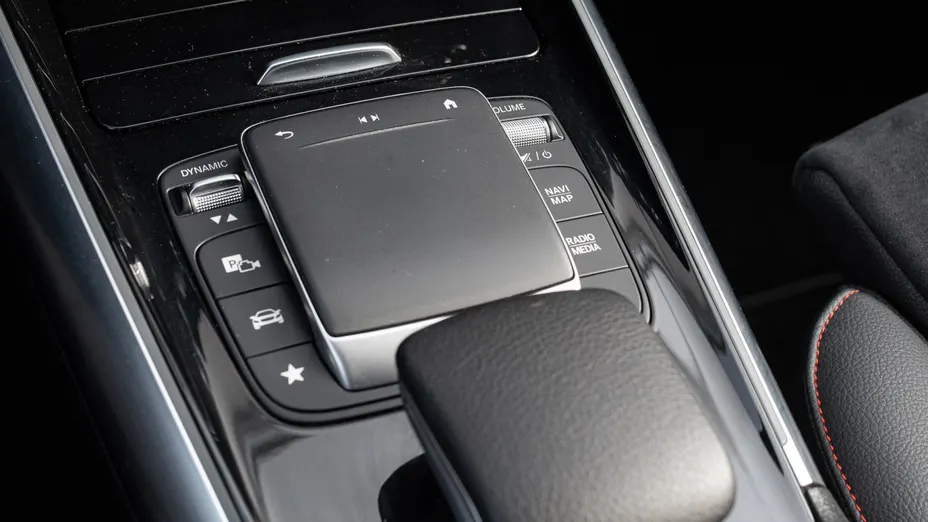 MERCEDES-BENZ EQA EQA 250 66.5kWh AMG Line