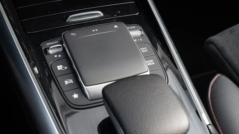 MERCEDES-BENZ EQA EQA 250 66.5kWh AMG Line