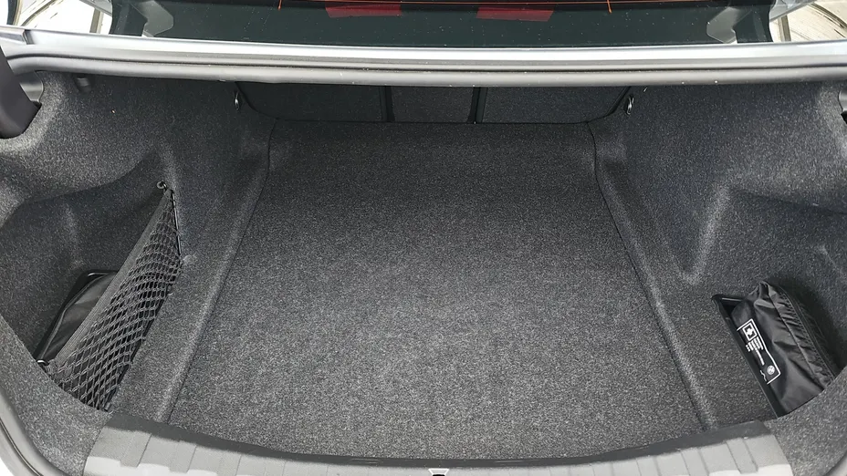 BMW Seria 3 318i M Sport aut