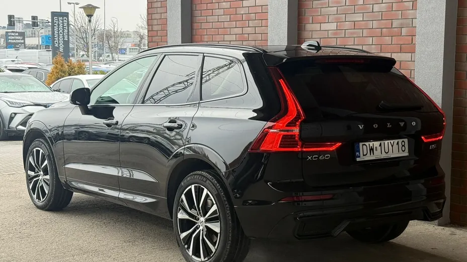 VOLVO XC60 XC60 B5 B AWD Plus Dark aut