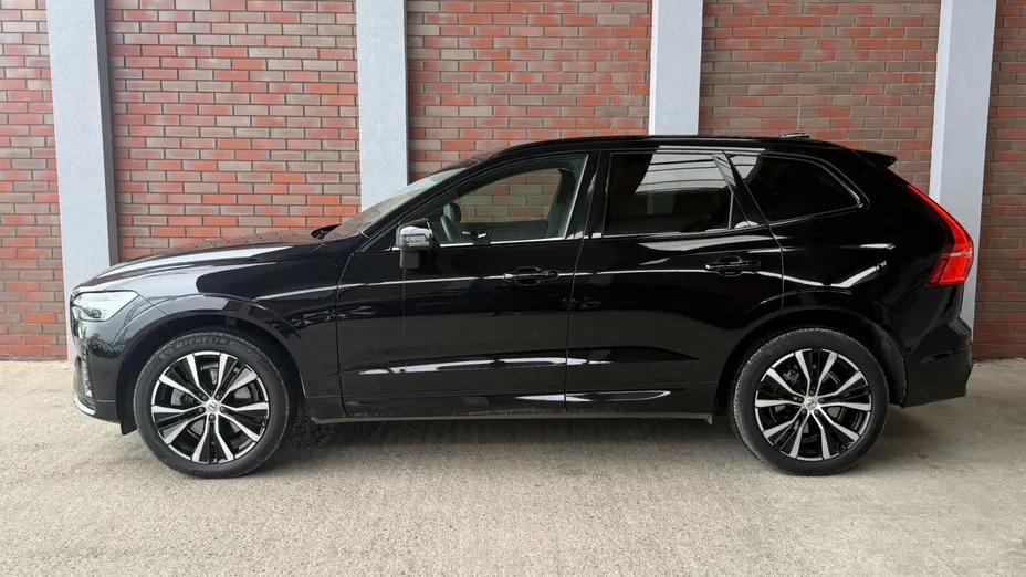 VOLVO XC60 XC60 B5 B AWD Plus Dark aut