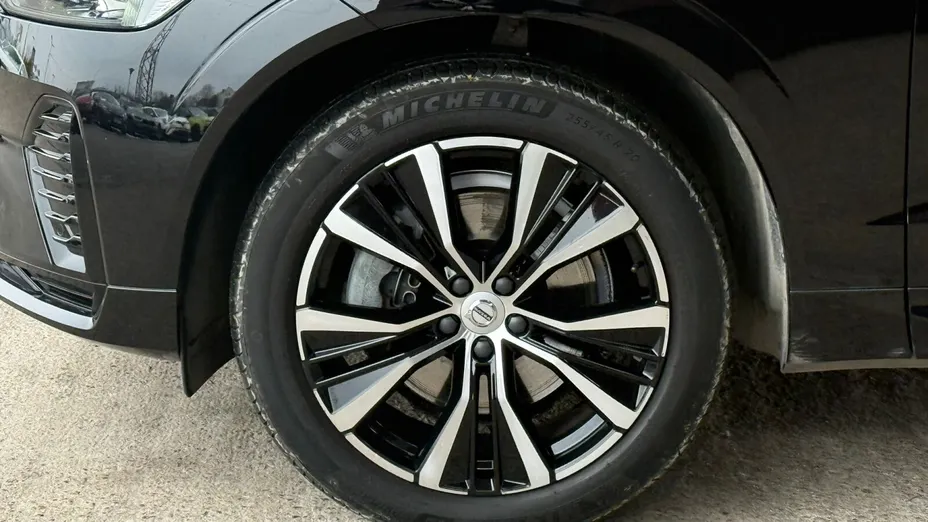 VOLVO XC60 XC60 B5 B AWD Plus Dark aut