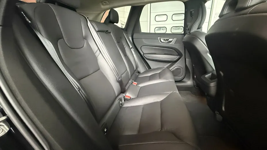 VOLVO XC60 XC60 B5 B AWD Plus Dark aut