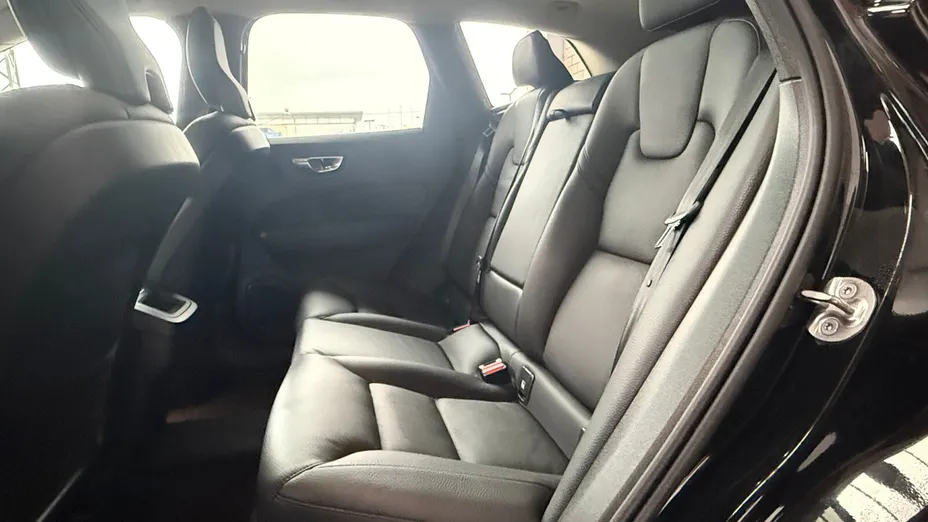 VOLVO XC60 XC60 B5 B AWD Plus Dark aut