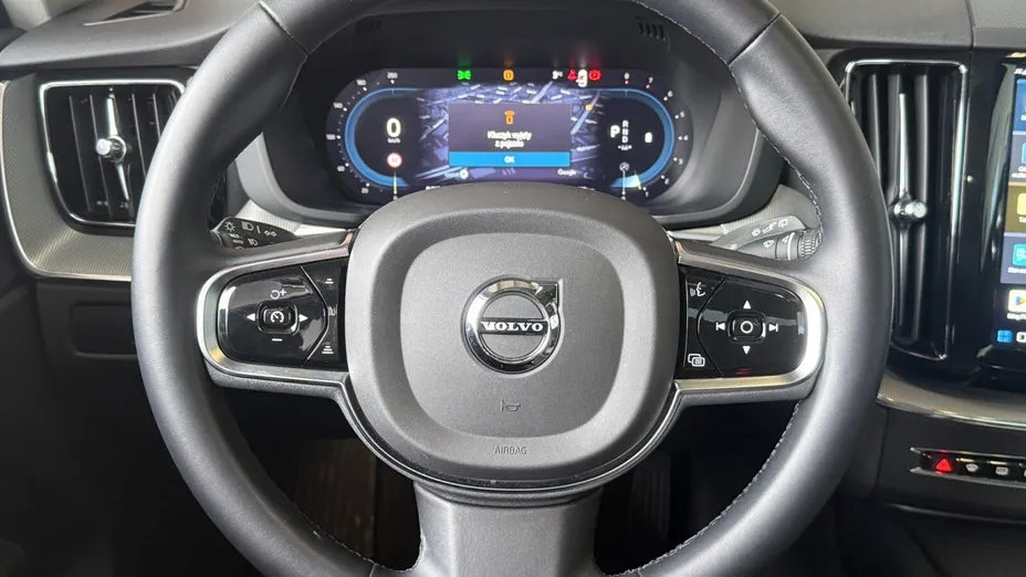 VOLVO XC60 XC60 B5 B AWD Plus Dark aut