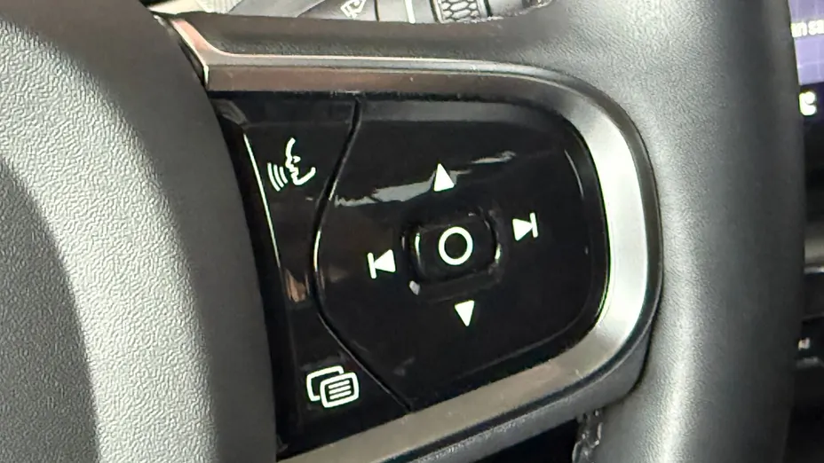 VOLVO XC60 XC60 B5 B AWD Plus Dark aut