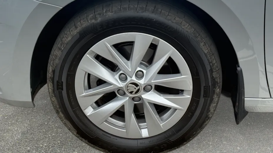 SKODA Fabia Fabia 1.0 TSI Ambition