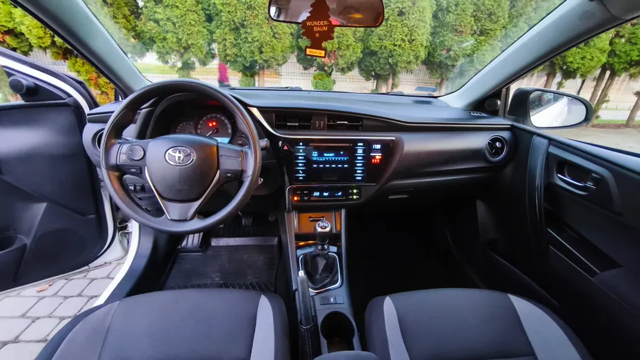TOYOTA Auris Auris 1.33 VVT-i Active