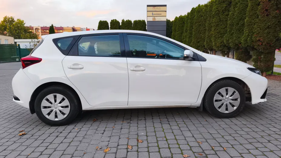 TOYOTA Auris Auris 1.33 VVT-i Active