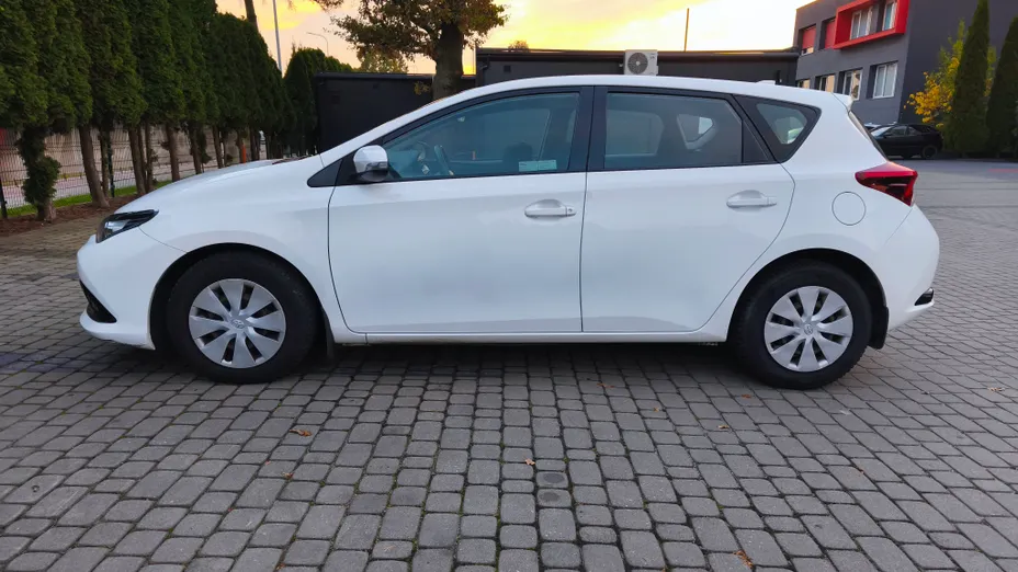 TOYOTA Auris Auris 1.33 VVT-i Active